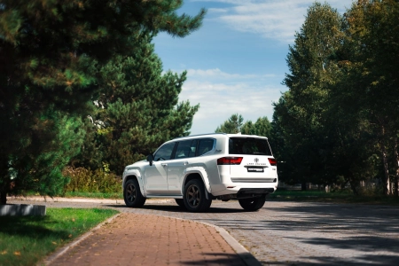 Накладка заднего бампера Land Cruiser 300 GR